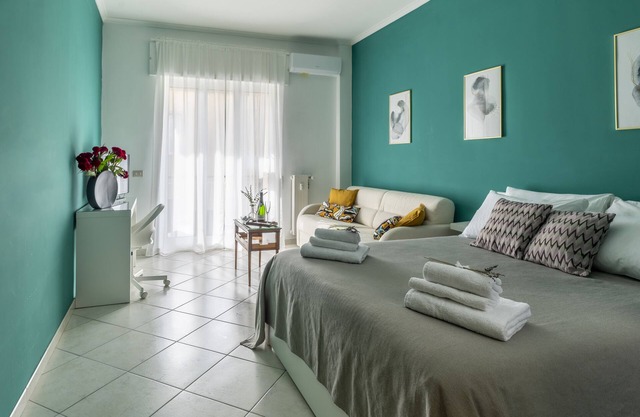 2 Bedroom Apartment in Naples