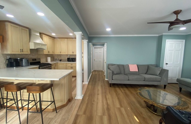 2 Bedroom Apartment Near UBS Arena, JFK, & NYC