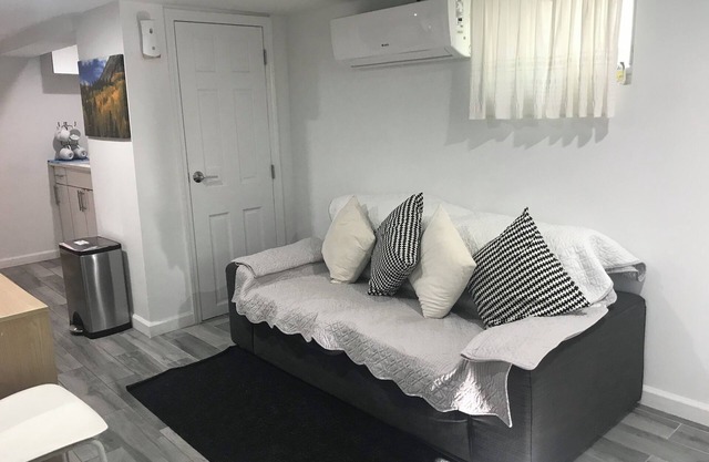 2-bedroom apartment steps to Flushing Meadows-Corona Park