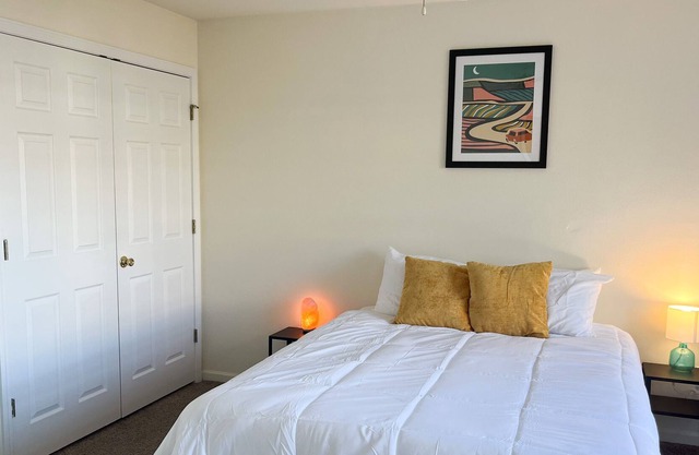 2-Bedroom Apartment in Farmington