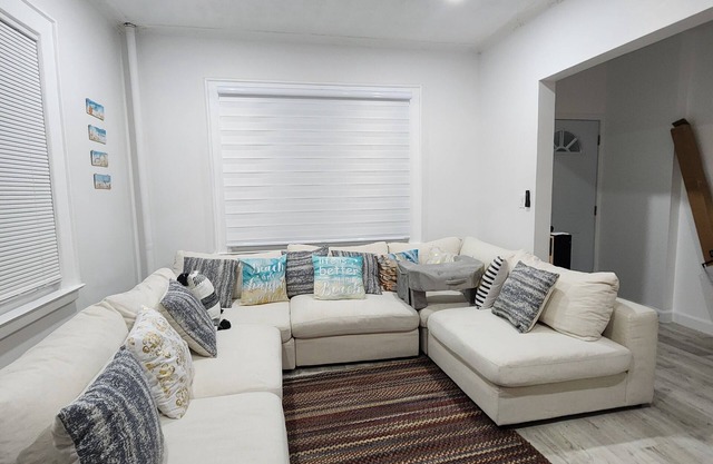 2-bedroom apartment Walking distance to beach