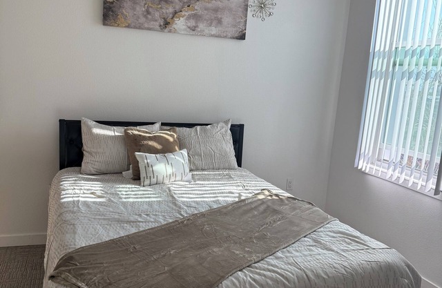 2-bedroom apartment in peaceful San Leandro with AC, WiFi