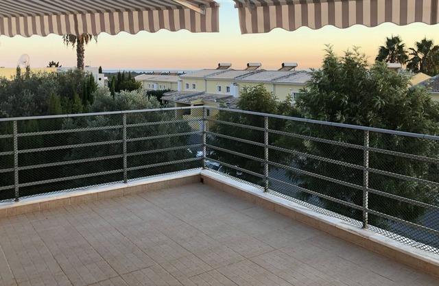 2 bedroom apartment, very bright and with a spacious terrace