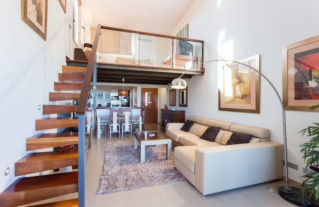 5 * Zwei-Zimmer-Wohnung mit Dachterrasse Jacuzzi und Meerblick in einem Kurort