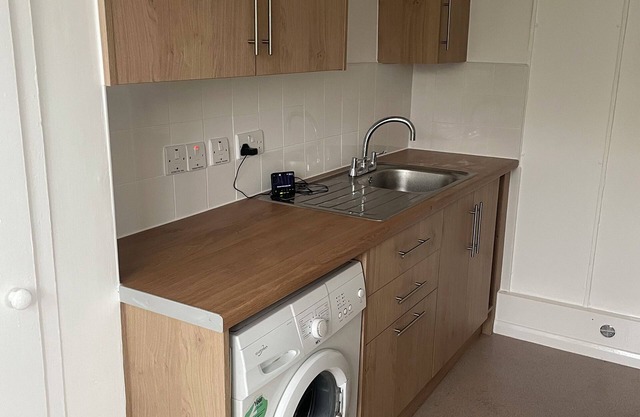 2 Bedroom apartments| 5min from Roehampton university, Putney