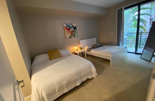 2 bedroom Apt in LA by Universal Studios