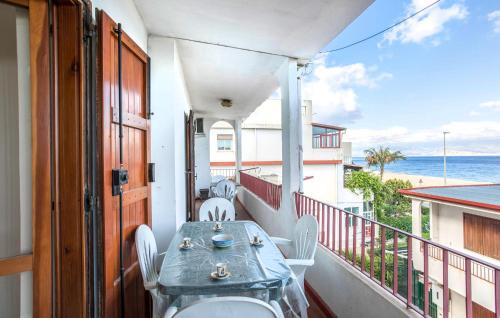 2 Bedroom Awesome Apartment In Messina