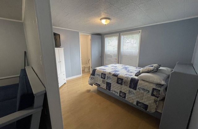 2 Bedroom Cabin at Little Mineral Marina