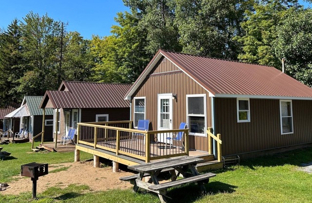 2 Bedroom Cabin on 4th Lake @ Eagle Bay Village