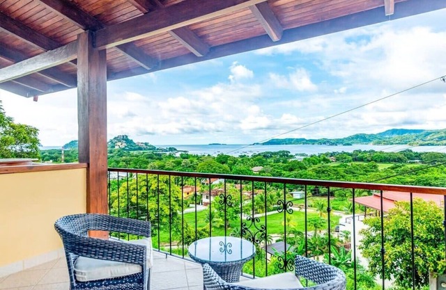 Omega # 3 - 2 Bed Condo Vermietung mit Blick auf Potrero Bay