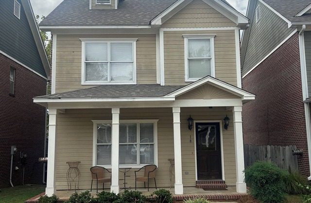 2-bedroom condo in Oxford! 1 mile from The Square and Stadium!