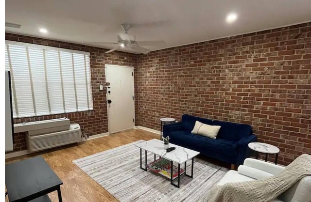 2-bedroom condo in superb Baton Rouge near Downtown