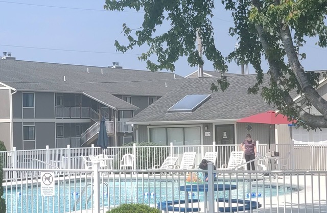 2 BEDROOM CONDO IN THE HEART of OSAGE BEACH at the LAKE!!!