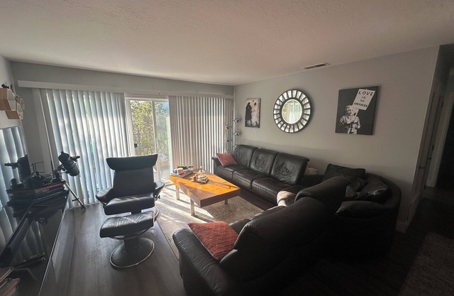 2-bedroom condo in welcoming Terra Linda. Serene & convenient, fully equipped.