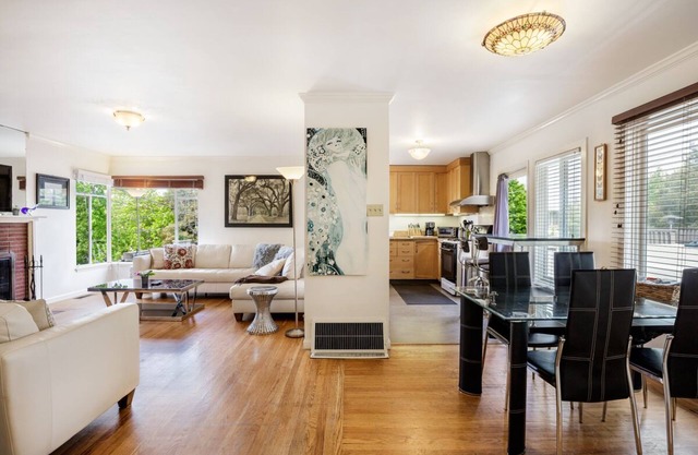 2 Bedroom Condo Nur 1 Block zum UCB