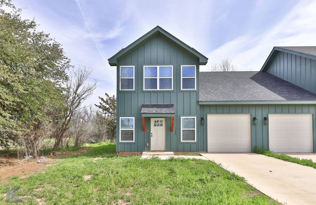 2-bedroom condo w/ garage in Abilene