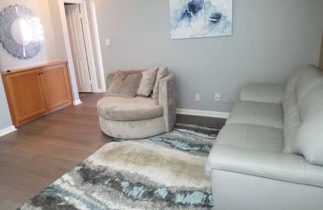 2 Bedroom Condo with Pool Perfect for Long Term!