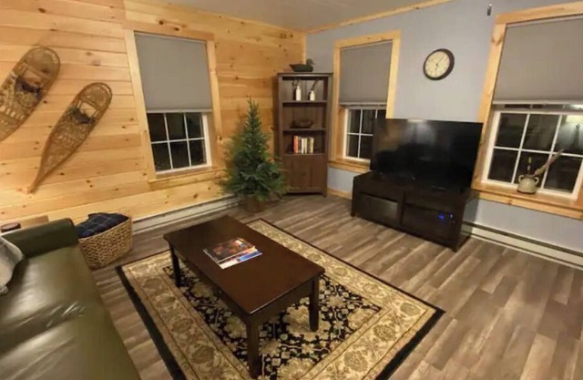 2 Bedroom Cottage - Adirondack Basecamp