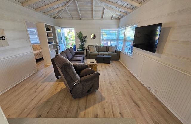 2-bedroom cottage in Laguna Beach