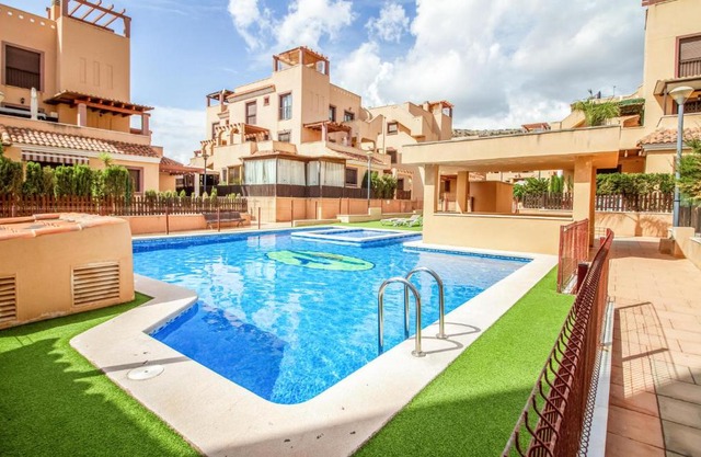 2 Bedroom Cozy Apartment In Águilas