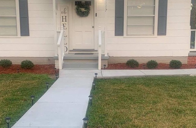 2 Bedroom Cozy Family Friendly Home