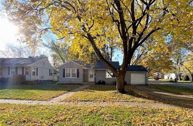2 Bedroom Cul De Sac Cottage in Town