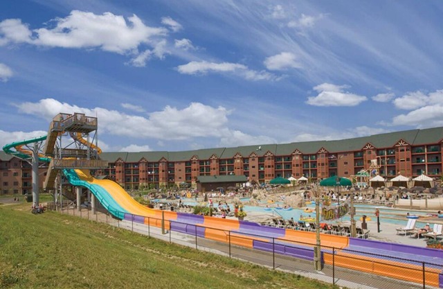 2 Bedroom Deluxe at Wisconsin Dells, Glacier Canyon Lodge!!