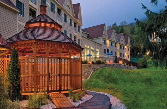 2 Bedroom Deluxe Condo at Bentley Brook, Jiminy Peak Ski Mountain!!