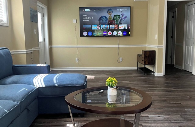 2-bedroom Duplex with AC, WiFi in delightful Dalton