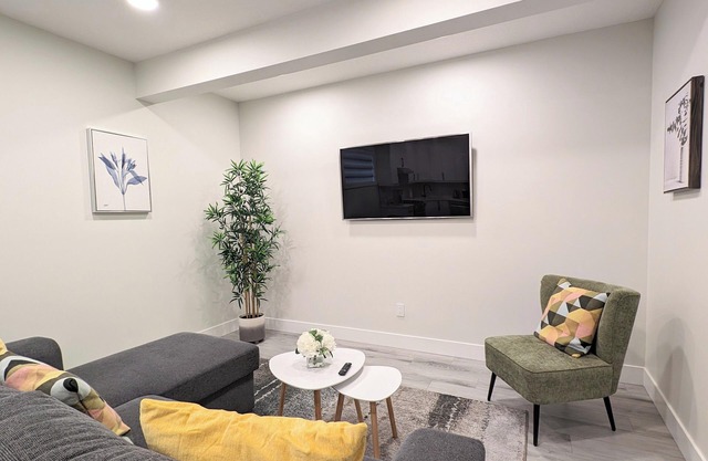 2 Bedroom Exclusive Suite - 10 mins to WEM