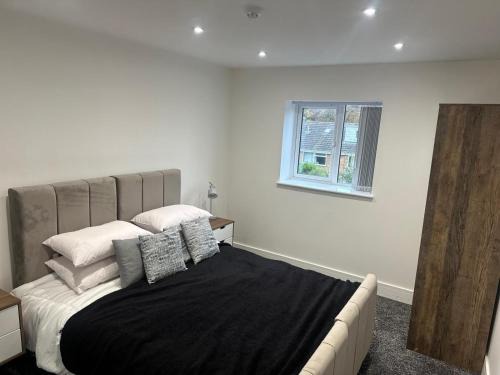 2-Bedroom Gems - Travel Easily Between Cities