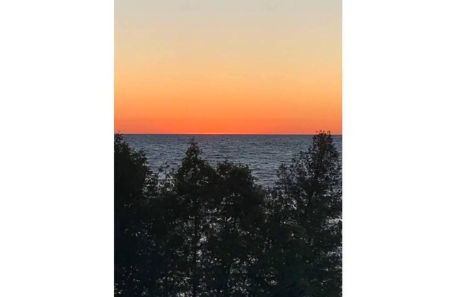 2-Bedroom home on Lake Huron newly renovated
