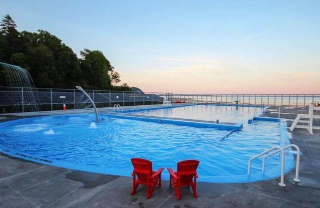 2 bedroom home, Sleeps 6