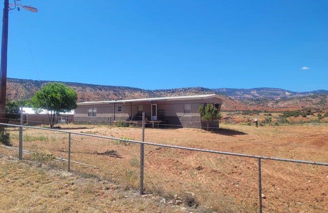 2 bedroom home surrounded by beautiful mountains!