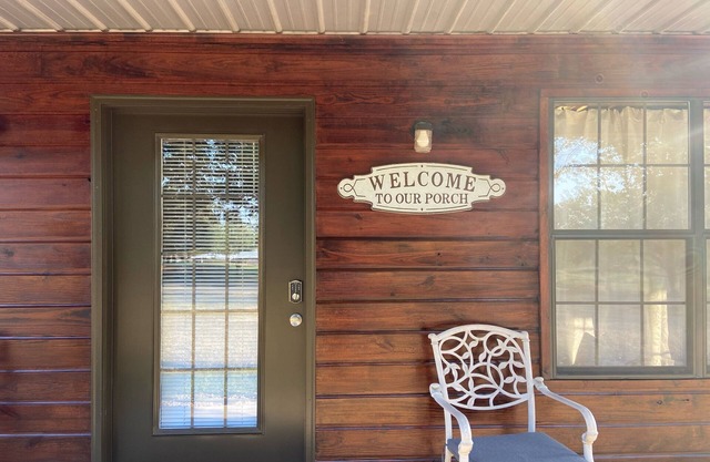 2 Bedroom house close to Sardis Lake. 1 1/2 miles from I55 North Batesville exit