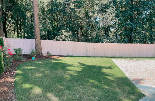 2-bedroom house in Kent with WiFi, AC & Huge tiled backyard