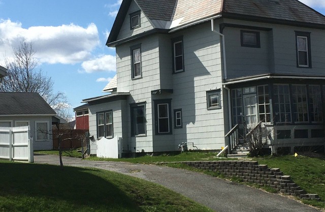 2-bedroom house in charming north Berkshires
