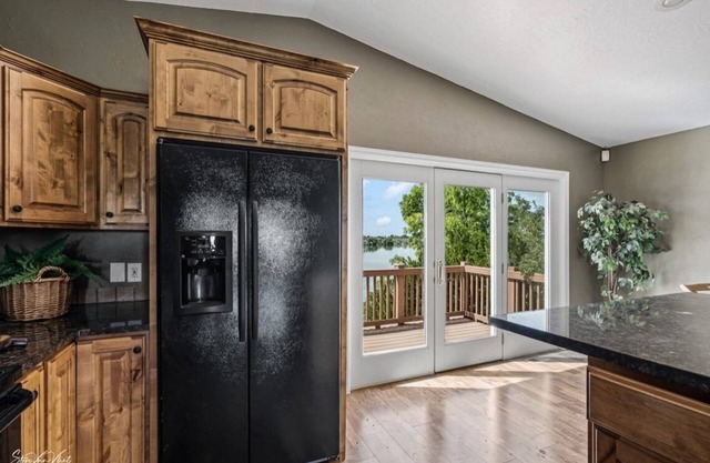 2 bedroom house overlooking Snake River