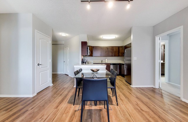2 Bedroom in White Plains - 40-Min Train from NYC