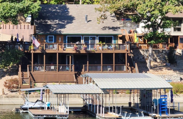 2 Schlafzimmer Lakefront In Frankie & Louies Cove!