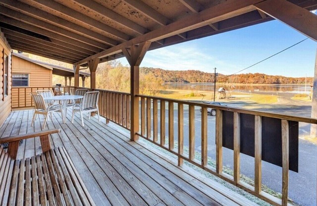 2 Bedroom lakeside to Dale Hollow Lake!