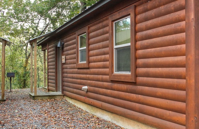 2 Bedroom Little Red Riverfront Cabin on Winkley Shaols