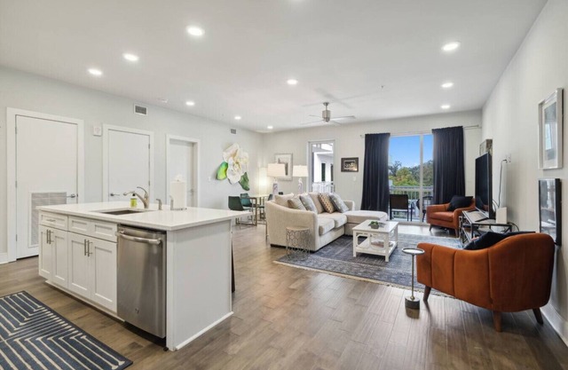 2 Bedroom Luxury Condo In Bywater New Orleans!