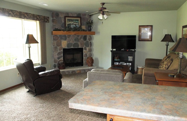 2 bedroom Lynx Lake condo in Eagle River WI