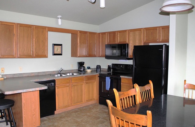 2 bedroom Lynx Lake condo in Eagle River WI