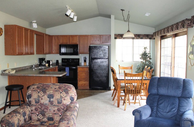 2 bedroom Lynx Lake condo in Eagle River WI