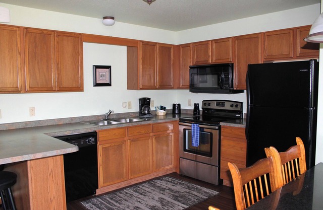 2 bedroom Lynx Lake condo in Eagle River WI