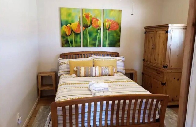 2 Schlafzimmer ~ Blick auf die Berge ~ in der Nähe der Stadt und Weingüter