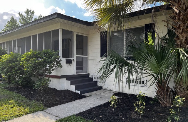 2 Bedroom Near Florida Southern