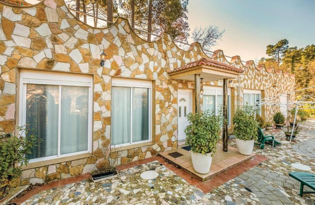 2 Bedroom Nice Home In Puig Ventos